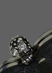 Schwarze "Anarchy Heart" Herz Tasche mit Totenkopf und schwarzen Nieten