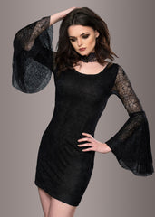 Schwarzes Kleid mit Trompetenärmeln mit Totenkopf Verzierung